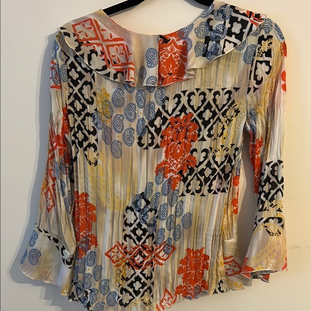 Floral Ruffle V-Neck Blouse in Cream and Multi - Picture 5 of 7